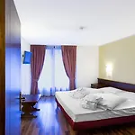 Clementi Hotel 4*
