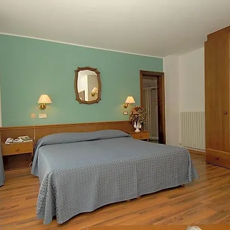 Clementi Szálloda 4*